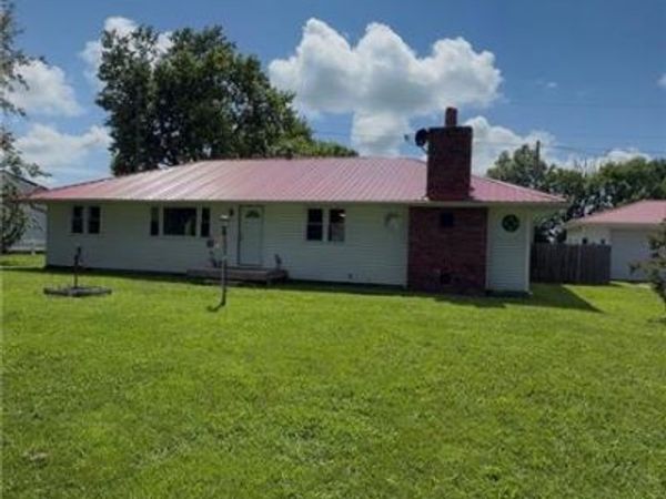 11801 N 13 Highway, Chilhowee, MO 64733