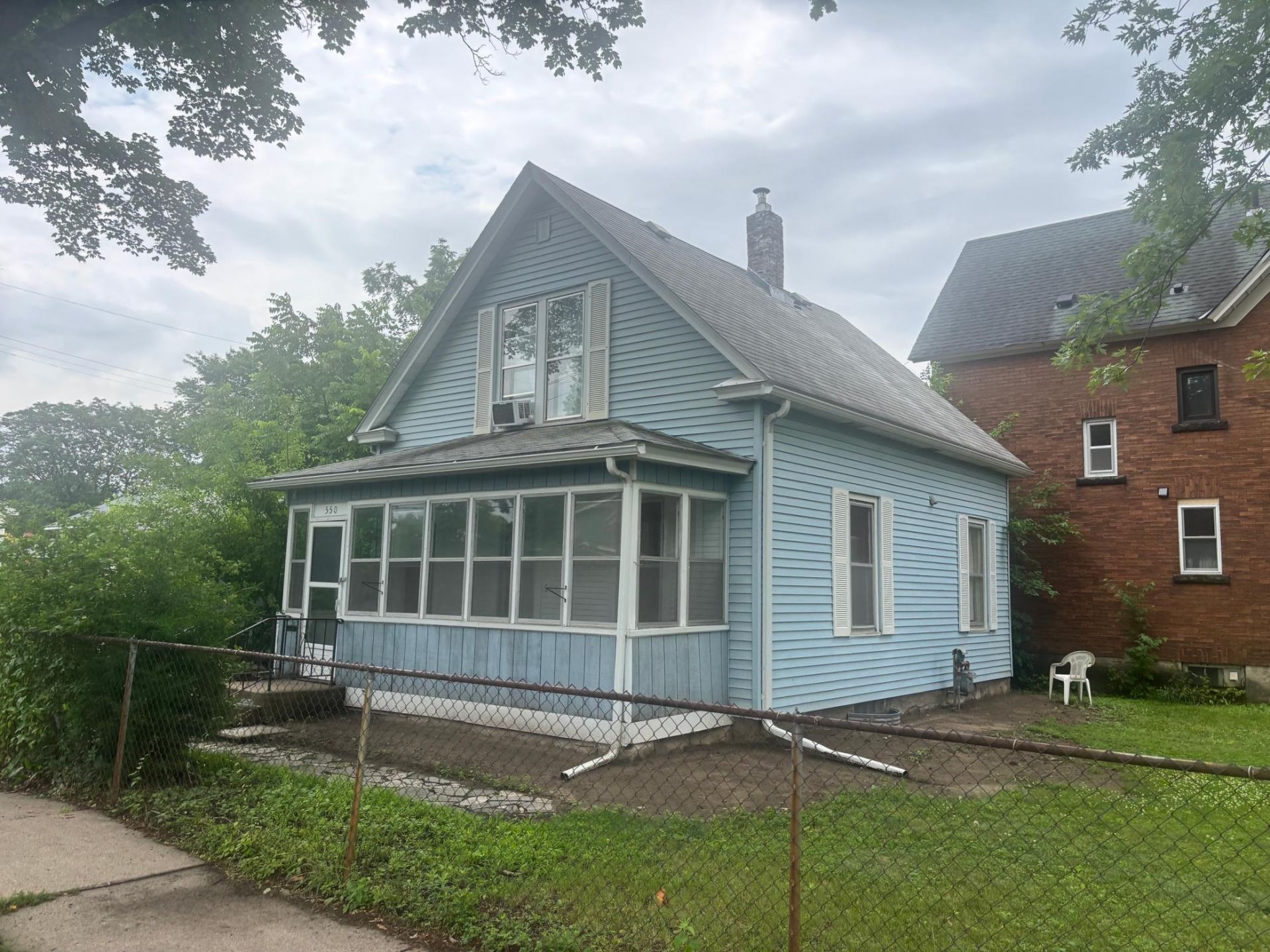 550 Saint Clair Avenue  Saint Paul, MN 55102