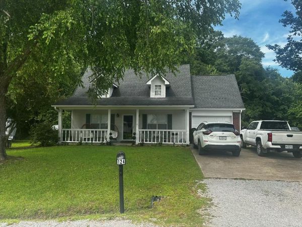 124 Maplewood Dr., Saltillo, MS 38866