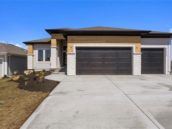 9926 Brockway Street, Lenexa, KS 66220