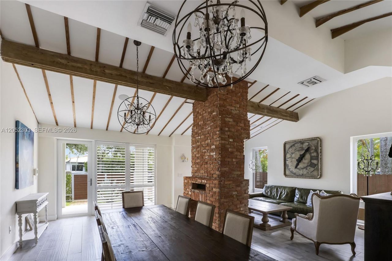 583 W 49th St, Miami Beach, FL 33140 Photo