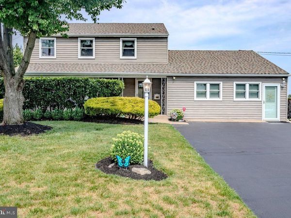 2 BELLOWS LANE , CHERRY HILL, NJ 08002