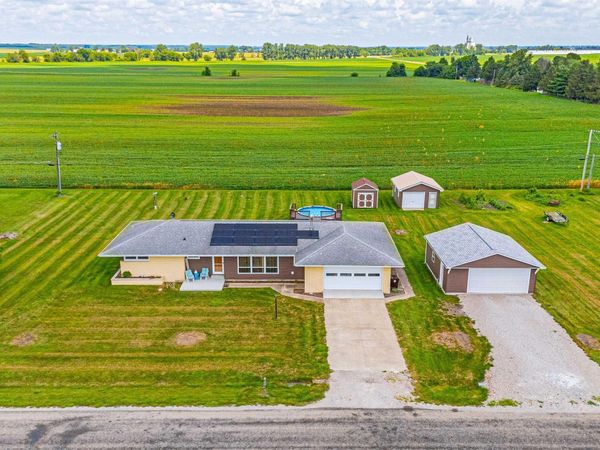 1390 AIRPORT Road, Lincoln, IL 62656