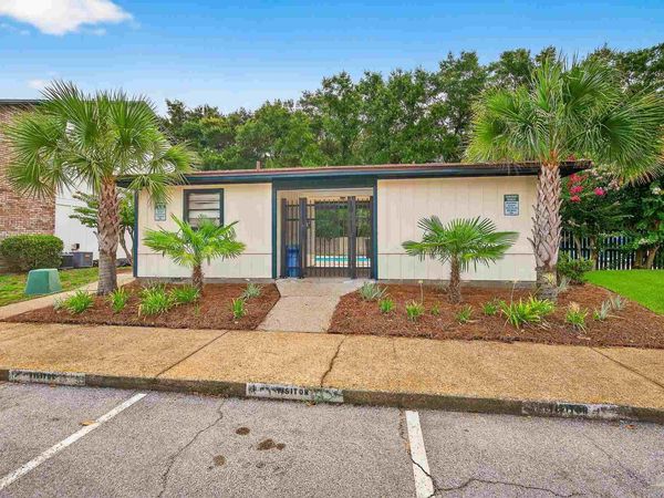 2299 Scenic Hwy, Unit L8, Pensacola, FL 32503