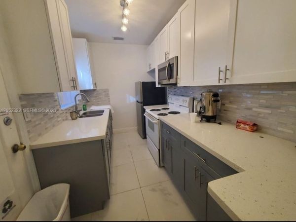 1435 NE 179th St, North Miami Beach, FL 33162
