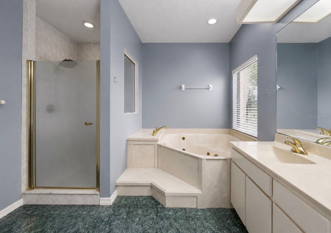 13104 Waterford Run Drive , Riverview, FL 33569 Photo