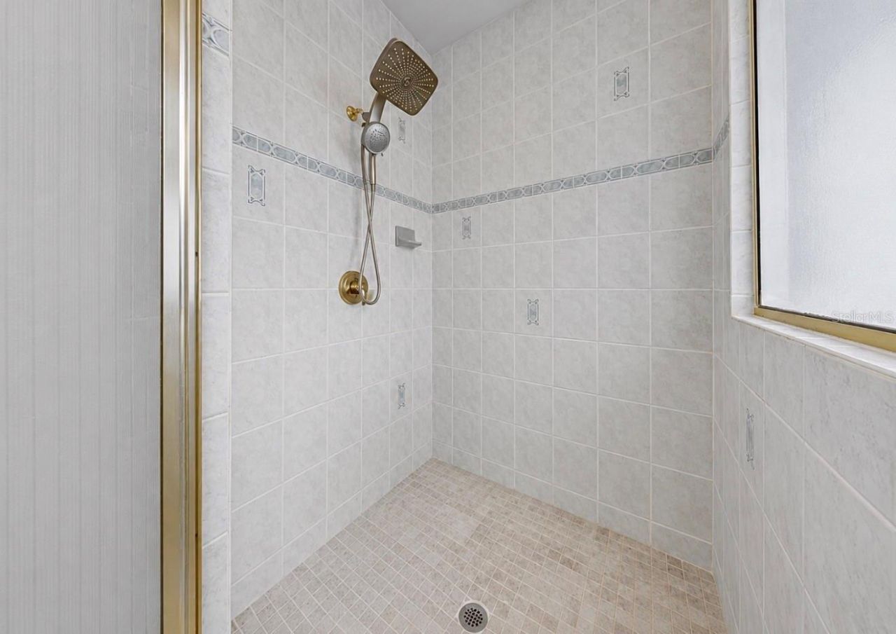13104 Waterford Run Drive , Riverview, FL 33569 Photo