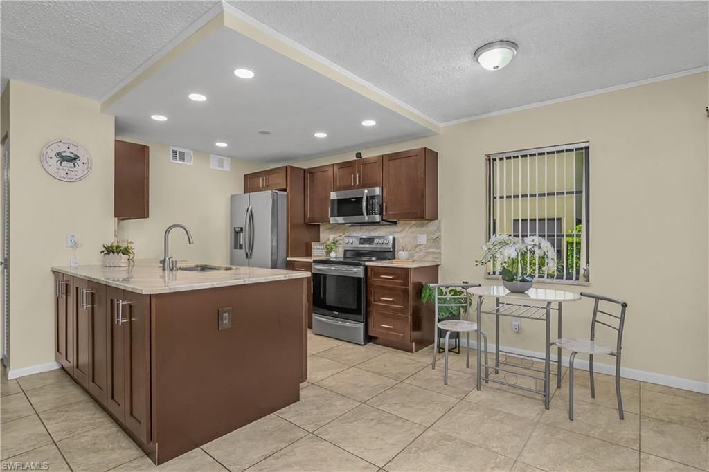 4112 SE 19th Pl , Unit 104, Cape Coral, FL 33904 Photo