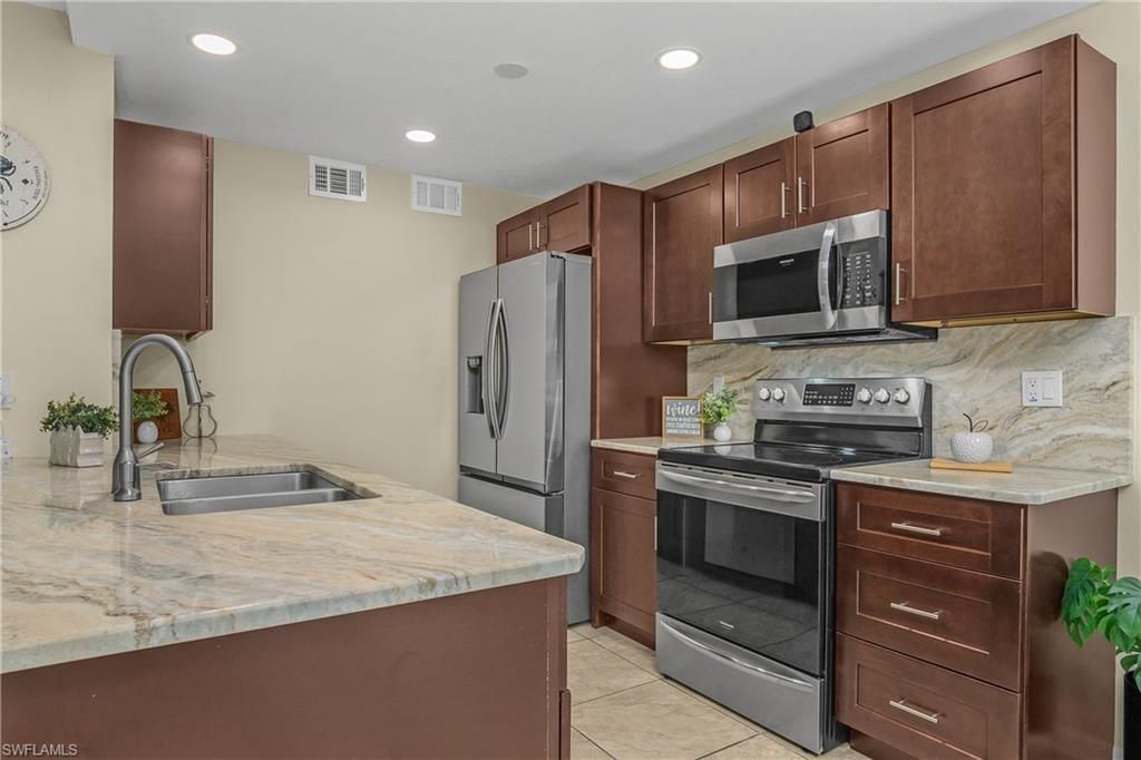 4112 SE 19th Pl, Unit 104, Cape Coral, FL 33904 Photo
