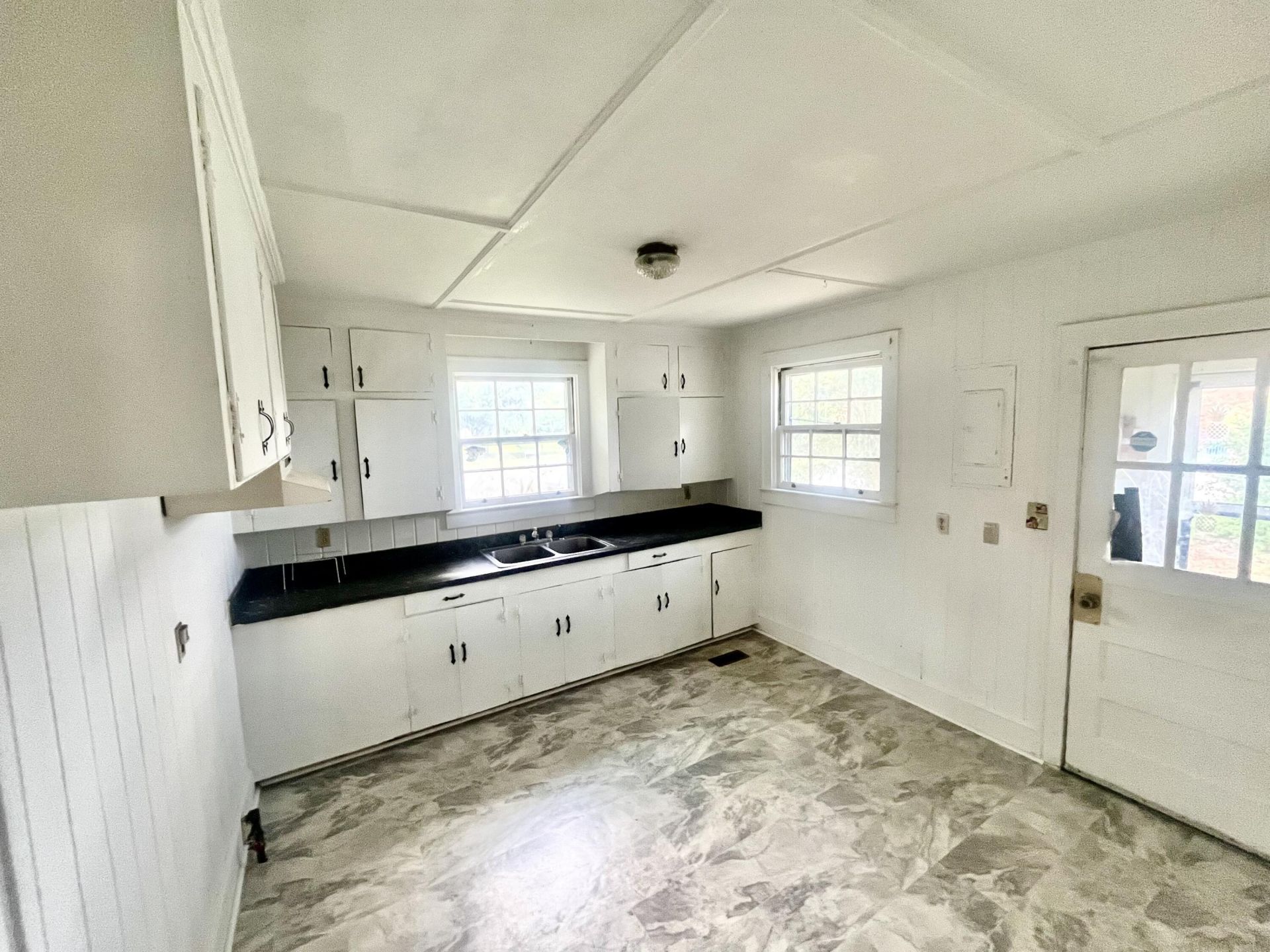 3230 Cordova Road Photo 4