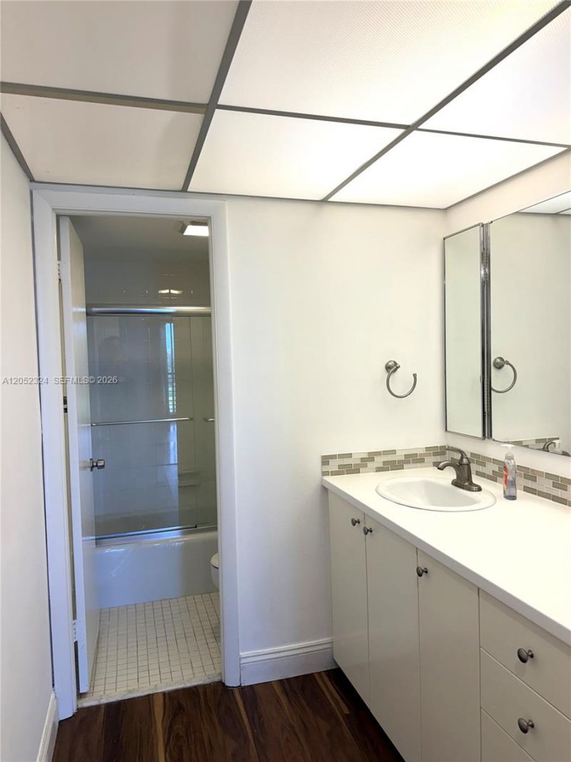 3800 N Hills Dr , Unit 401, Hollywood, FL 33021 Photo