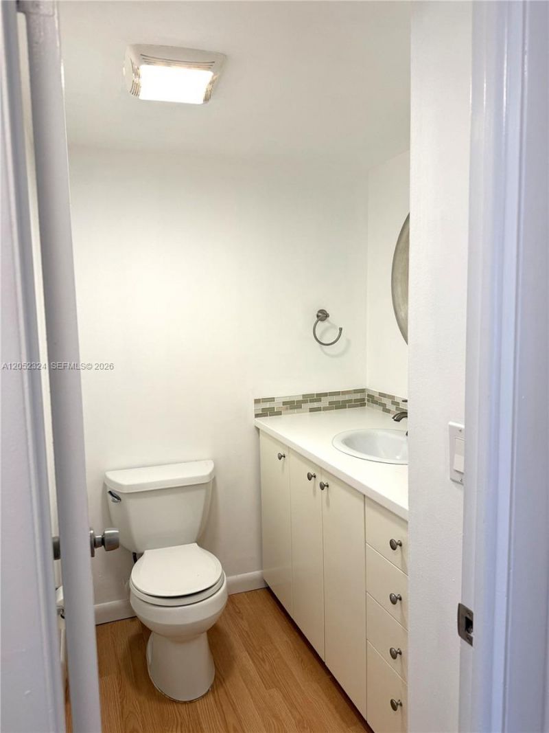 3800 N Hills Dr , Unit 401, Hollywood, FL 33021 Photo