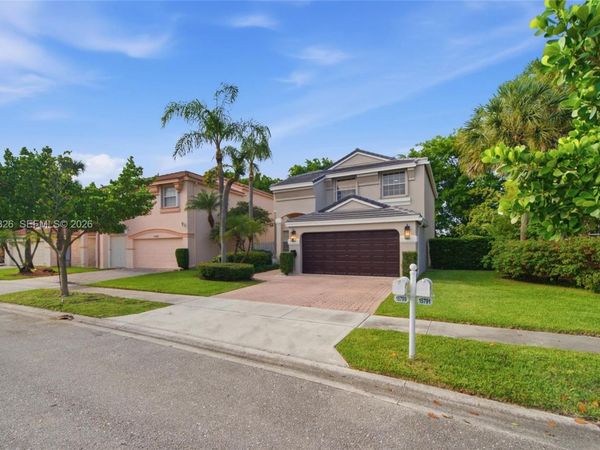 15799 NW 4th St , Pembroke Pines, FL 33028