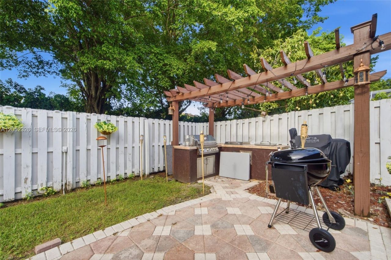 15799 NW 4th St , Pembroke Pines, FL 33028 Photo