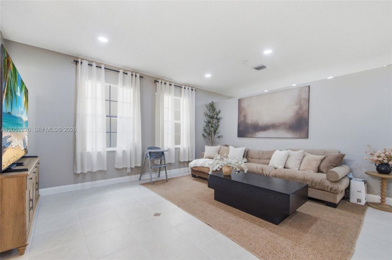 15799 NW 4th St , Pembroke Pines, FL 33028 Photo