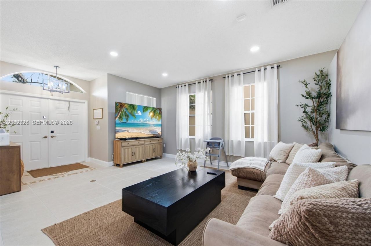 15799 NW 4th St , Pembroke Pines, FL 33028 Photo