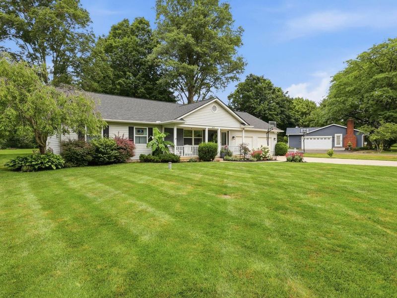 6676 Spicewood Court, Columbus, OH 43228 Photo 3