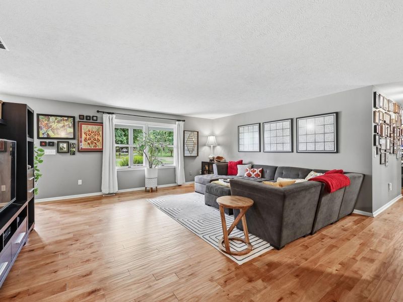 6676 Spicewood Court, Columbus, OH 43228 Photo 8