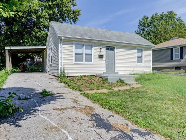 223 La Motte Lane , St Louis, MO 63135