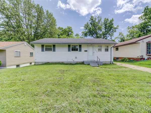 10836 Spring Garden Drive , St Louis, MO 63137