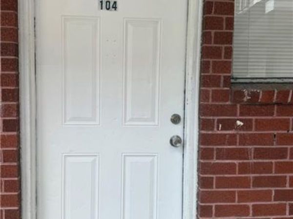 707 N ROBERTSON Street , Unit 104, Chalmette, LA 70043