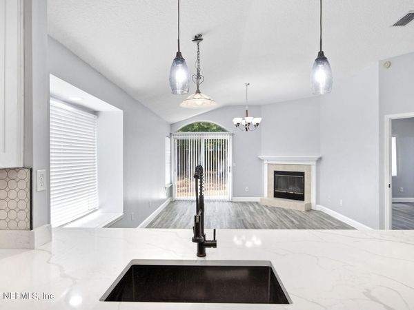 1134 RADIS Place, Jacksonville, FL 32225