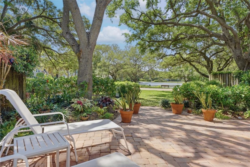 1543 Sabal Court, Vero Beach, FL 32963 Photo