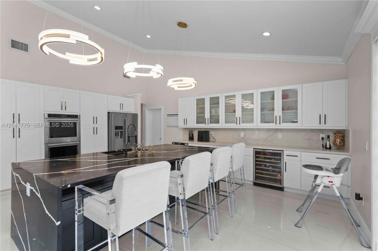 1530 W Lacosta Dr W, Pembroke Pines, FL 33027 Photo