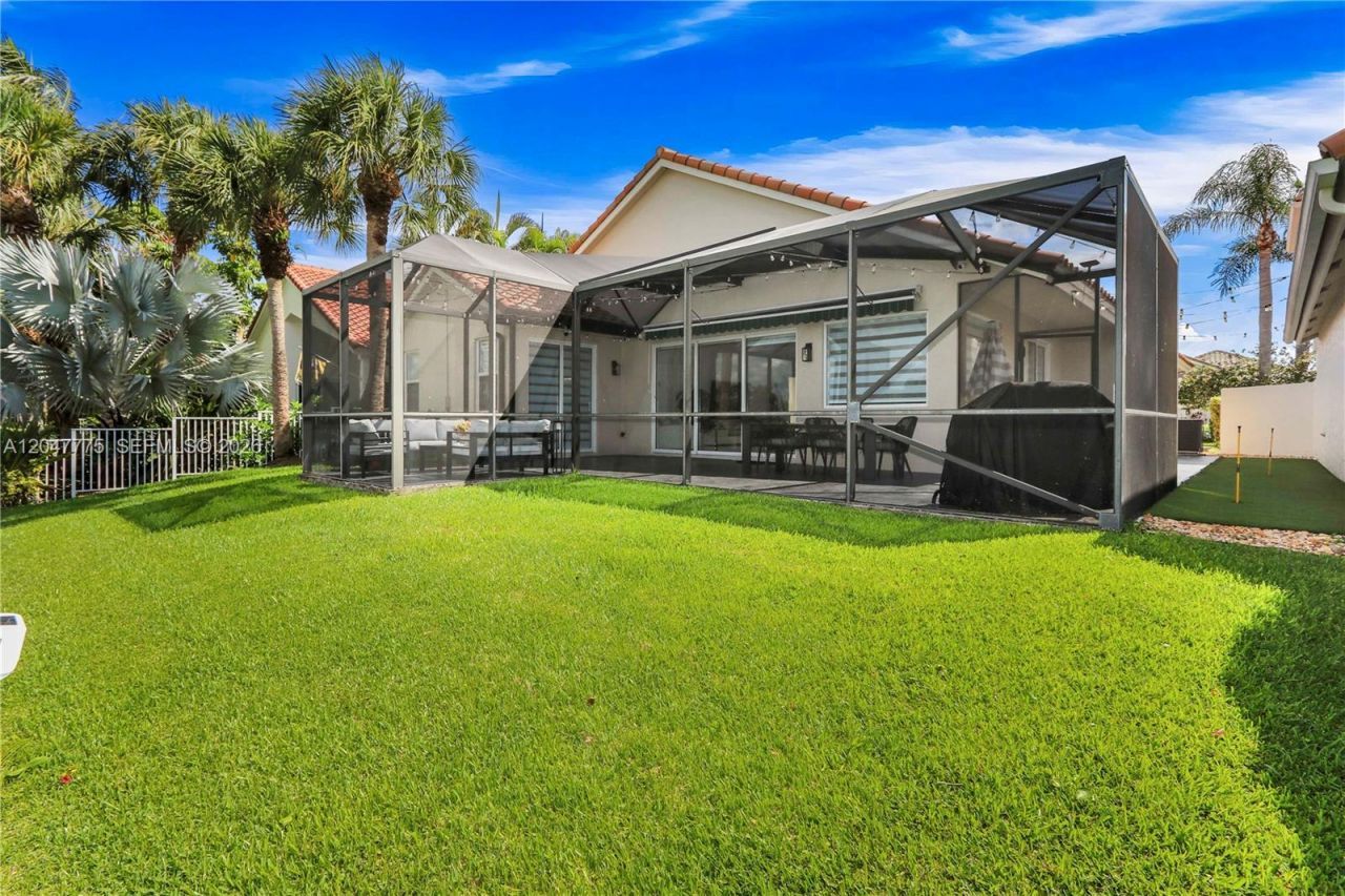 1530 W Lacosta Dr W, Pembroke Pines, FL 33027 Photo