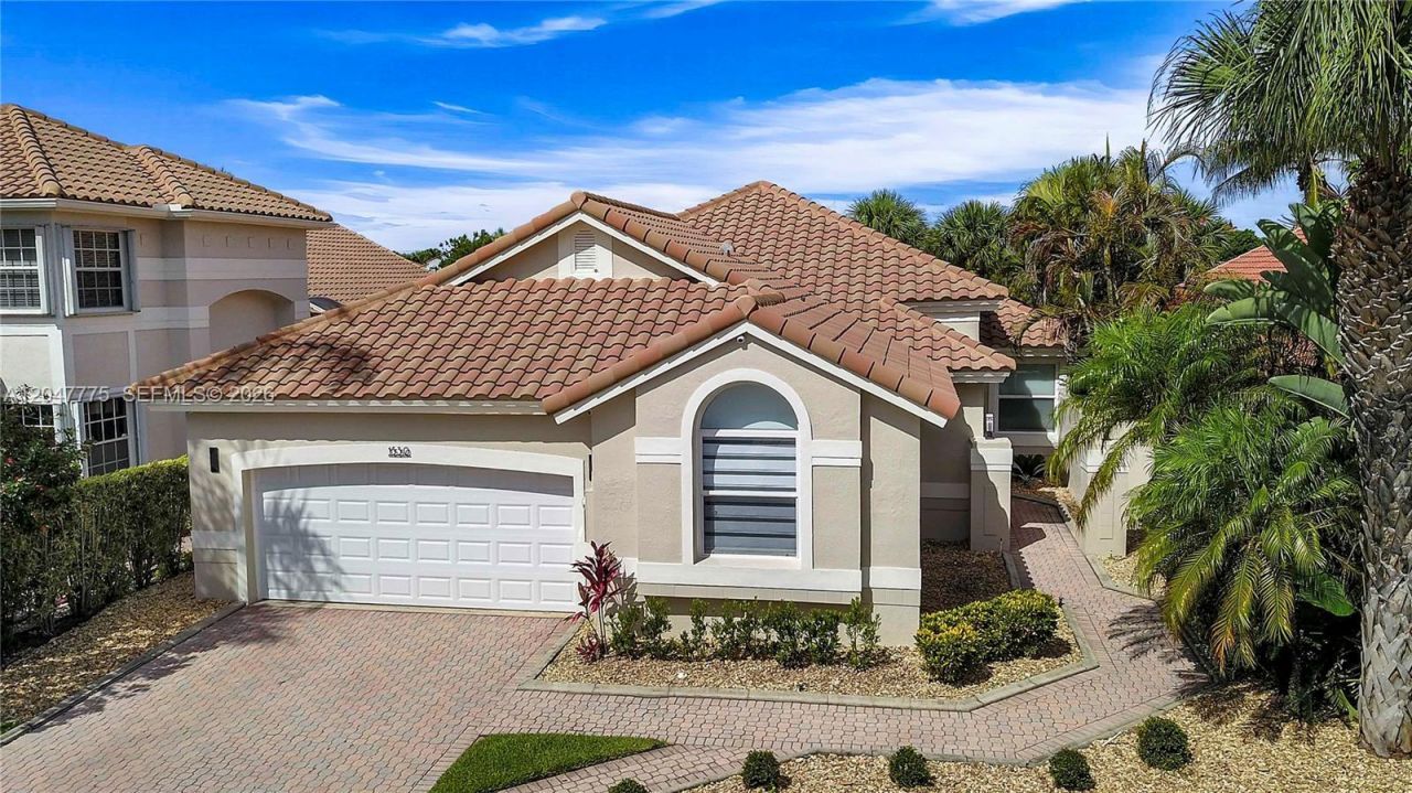 1530 W Lacosta Dr W, Pembroke Pines, FL 33027 Photo
