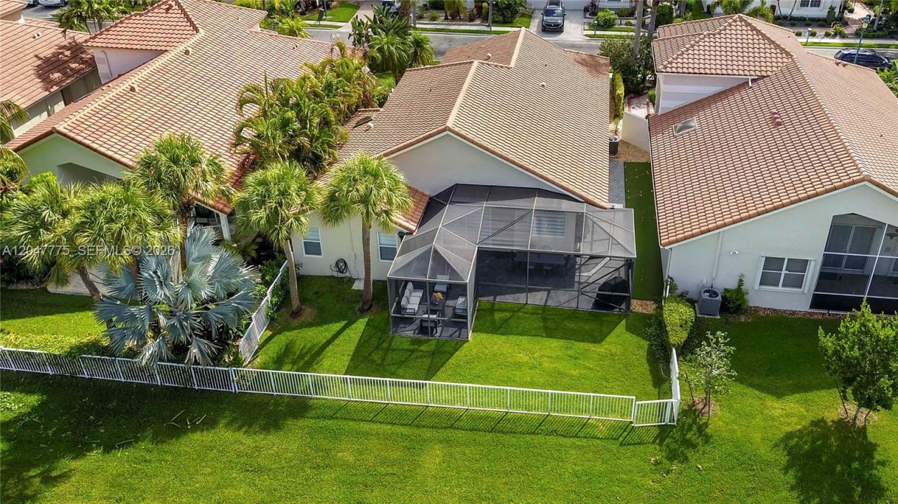 1530 W Lacosta Dr W, Pembroke Pines, FL 33027 Photo