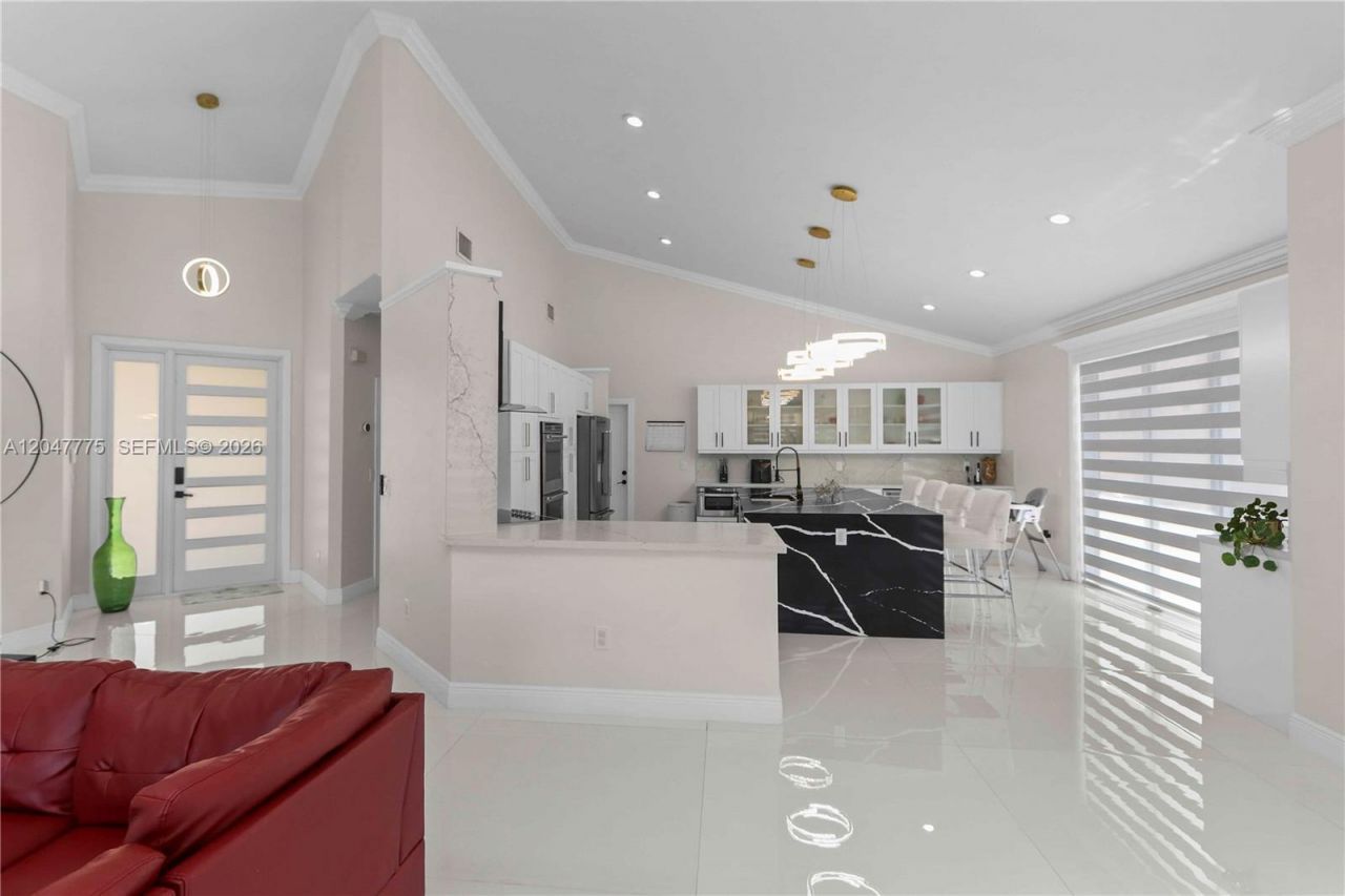 1530 W Lacosta Dr W, Pembroke Pines, FL 33027 Photo