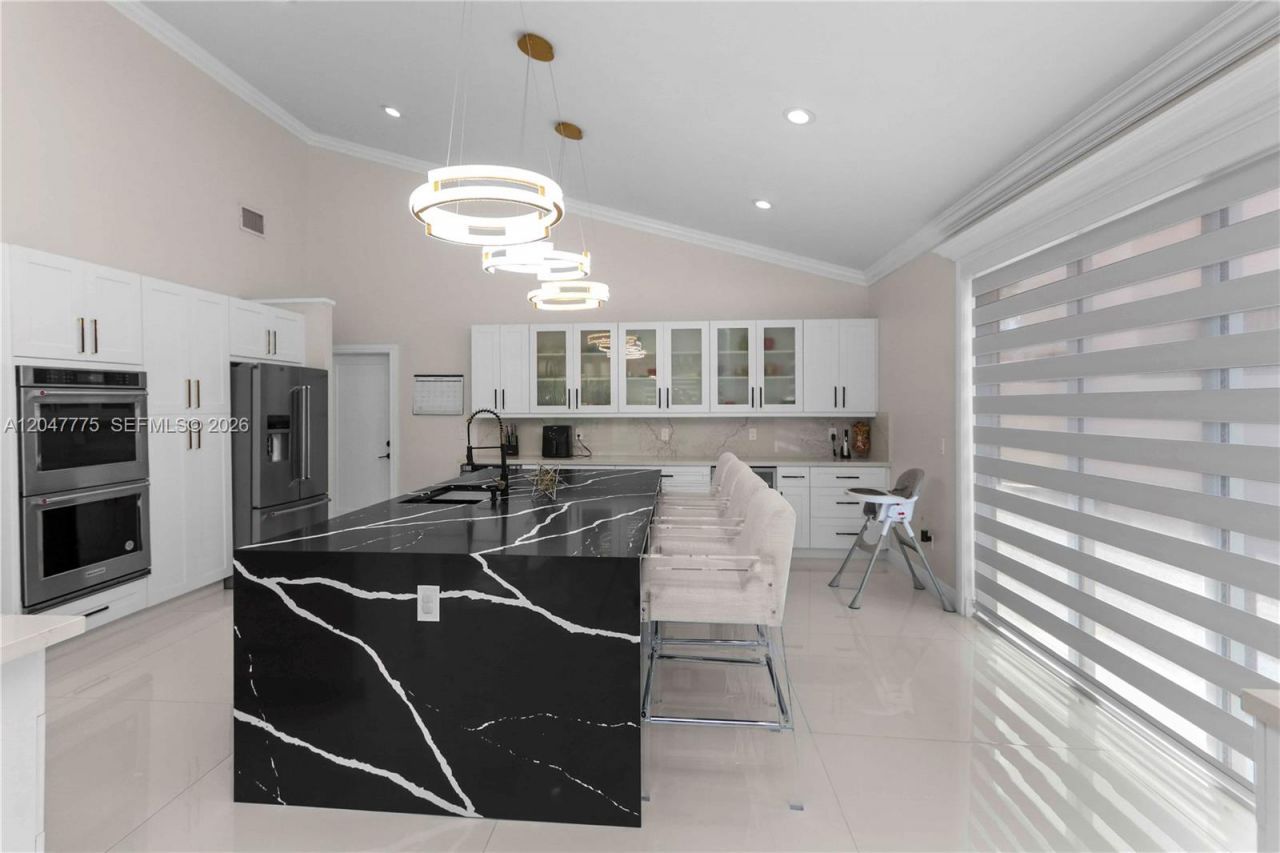 1530 W Lacosta Dr W, Pembroke Pines, FL 33027 Photo
