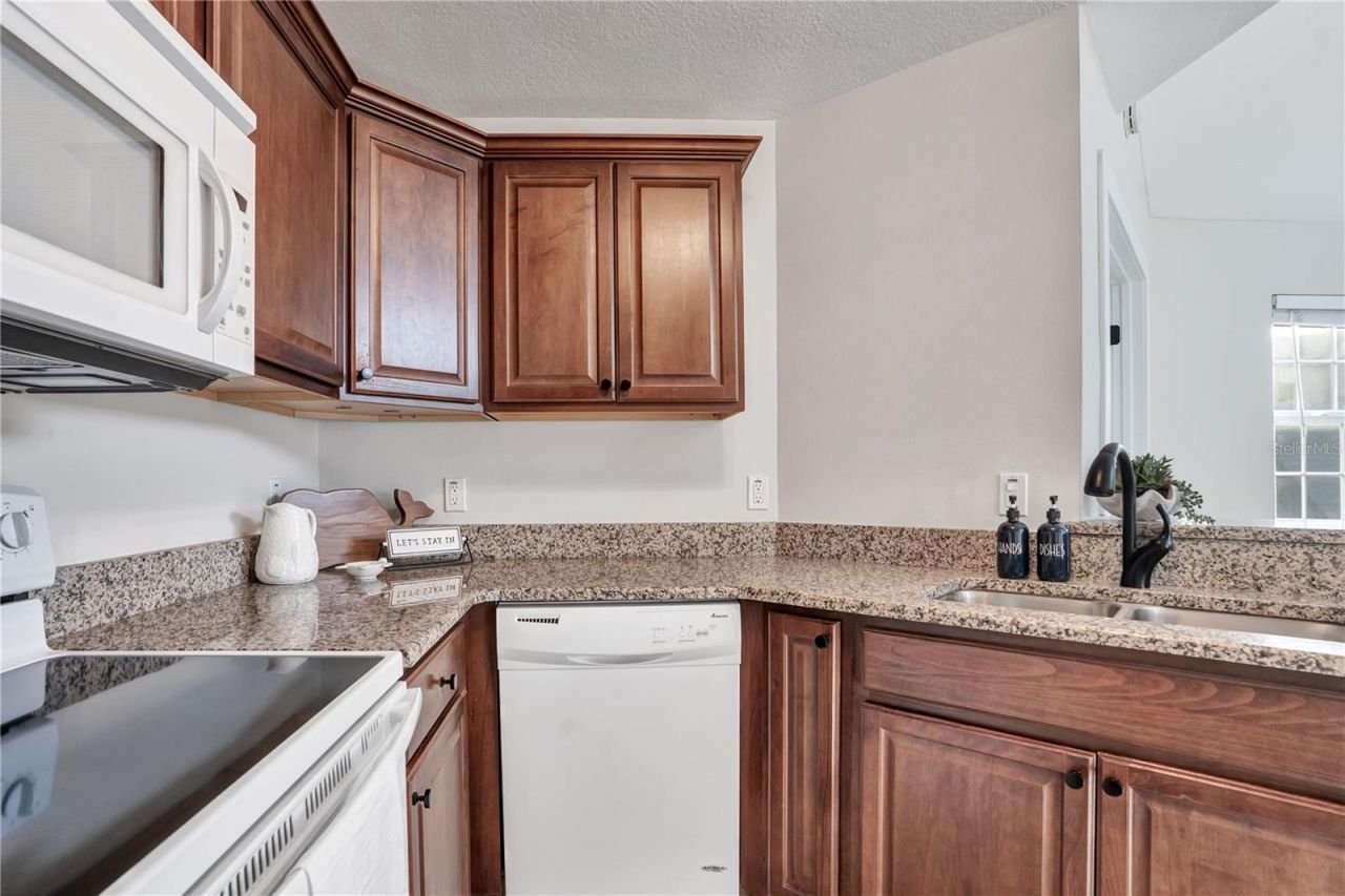 898 Baybreeze Way, Unit 880, New Smyrna Beach, FL 32169 Photo