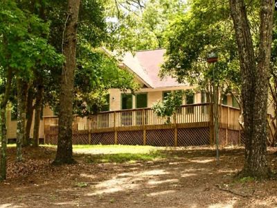 111 Lakeview Road, Eastover, SC 29044