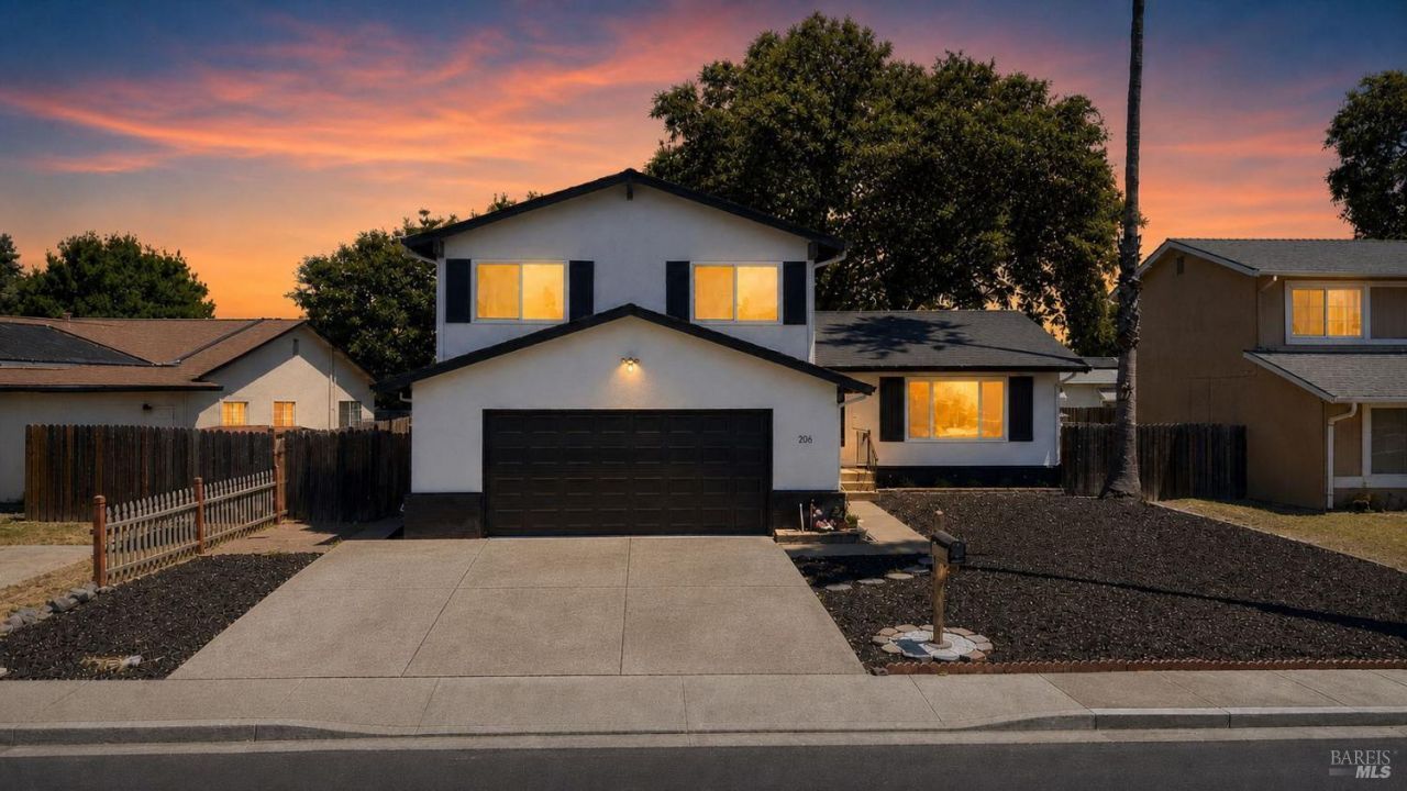 206 Millbrook Way, Vacaville, CA 95687 Main Photo