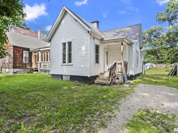1164 N 3RD Street, Springfield, IL 62702
