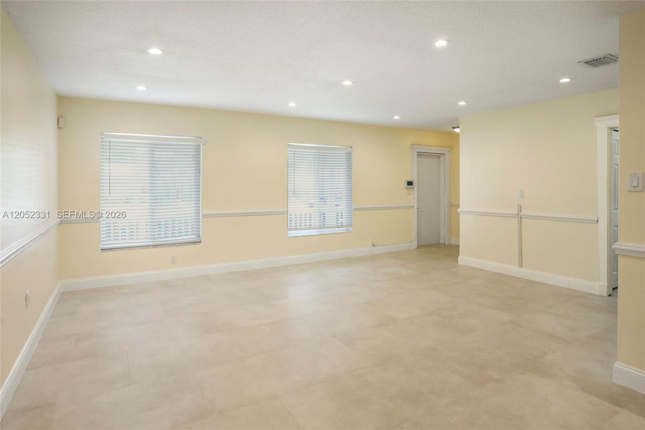 8870 SW 86th St , Miami, FL 33173 Photo
