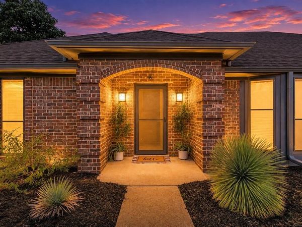 121 Crestview Street, Chandler, TX 75758