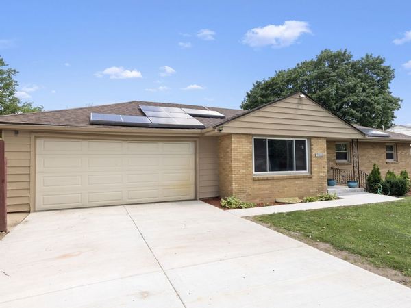 3631 Huffman Boulevard , Rockford, IL 61103