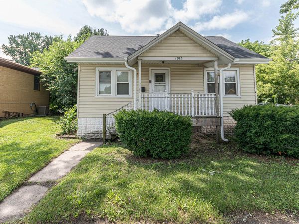 1915 9th Avenue, ROCKFORD, IL 61104