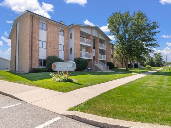 9621 Merrillville Road, Unit 304, Crown Point, IN 46307