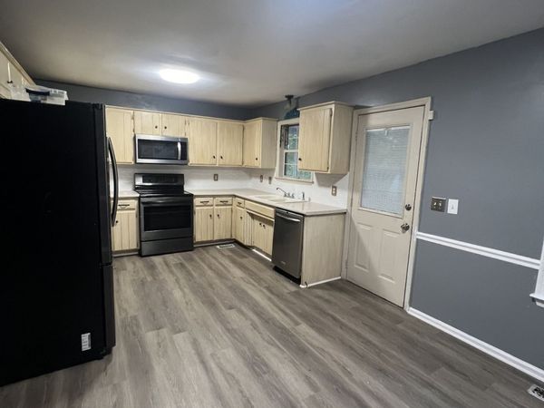 1810 Mars St, La Vergne, TN 37086