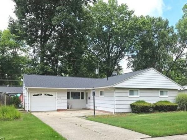 6416 Alderwood Road , Parma Heights, OH 44130