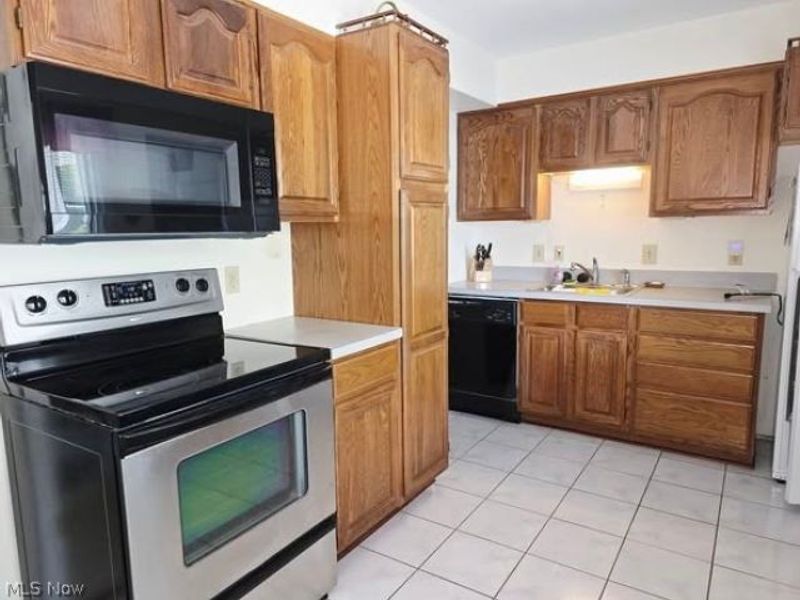 6416 Alderwood Road, Parma Heights, OH 44130 Photo 14