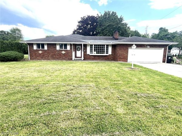4423 Barrington Drive , Austintown, OH 44515