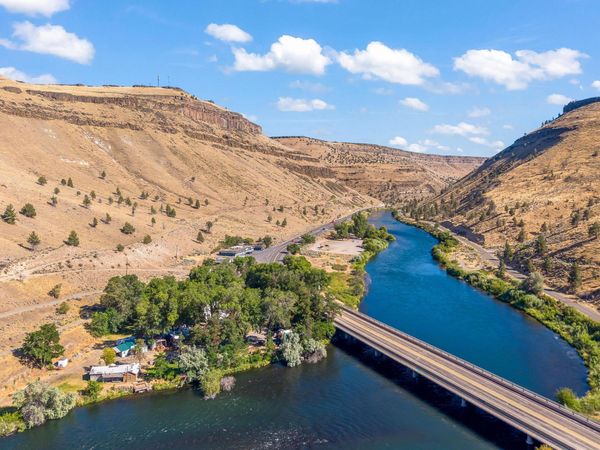 8576 NW Mecca Road, Madras, OR 97741