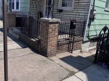 215 N JARDIN STREET, SHENANDOAH, PA 17976
