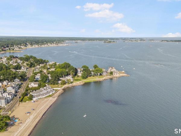 98-B Limewood , Branford, CT 06405