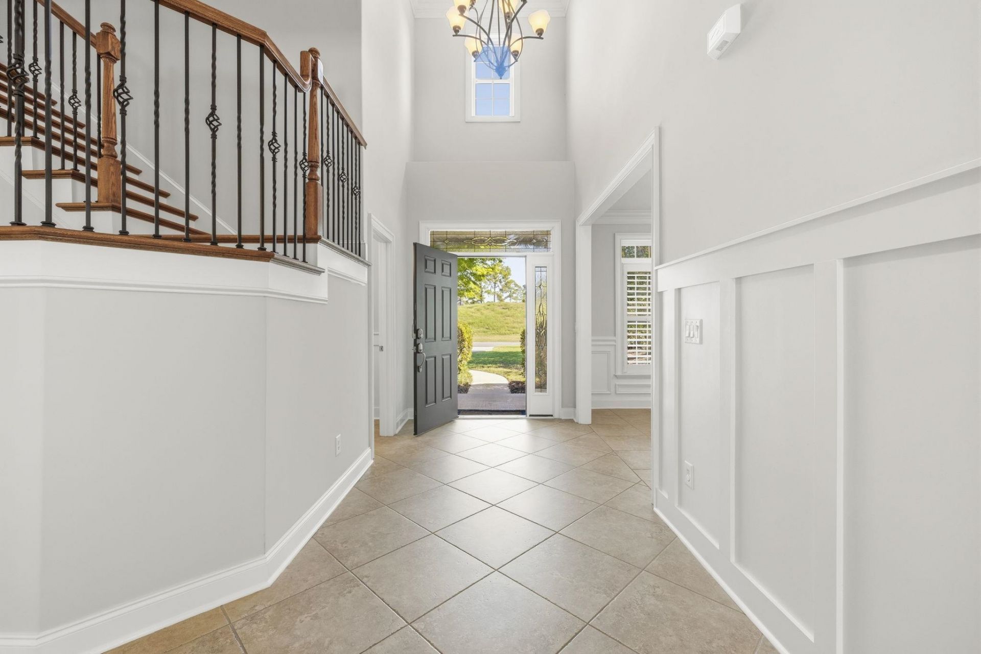 552 Walcott Dr. Photo 10
